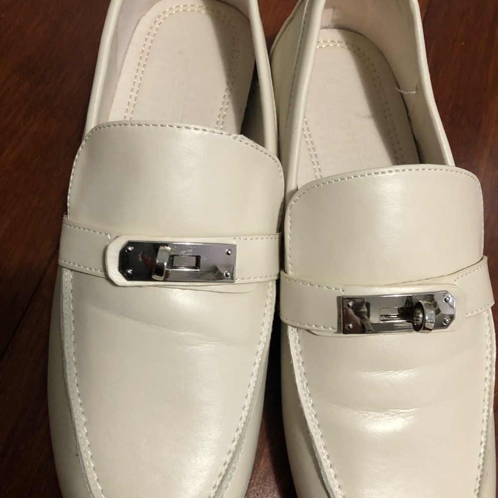 Gorgeous Ivory / Off White color stainless steel buckle details loafers flats